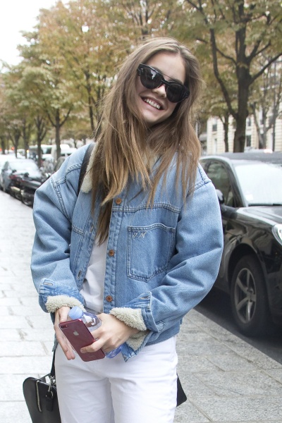 52995795_hqcelebcorner-3.jpg