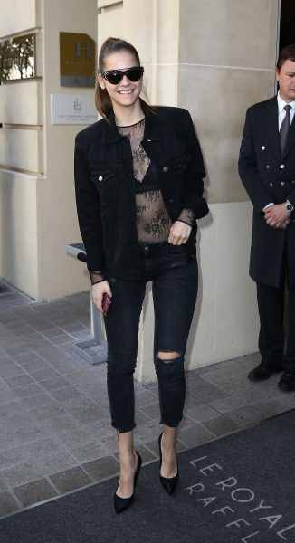 52996113_hqcelebcorner-77.jpg