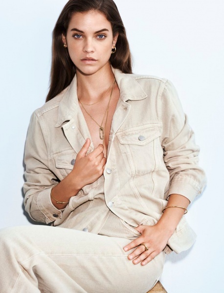 57575310_barbara-palvin020.jpg