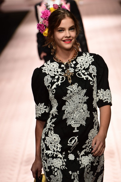 82864407_picturepub-barbara-palvin-001.jpg