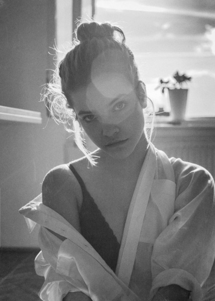 Barbara-Palvin--Real-Muse-Photoshoot-2014--01-662x927.jpg