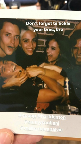 DmuBUaYXcAEYtfh.jpg