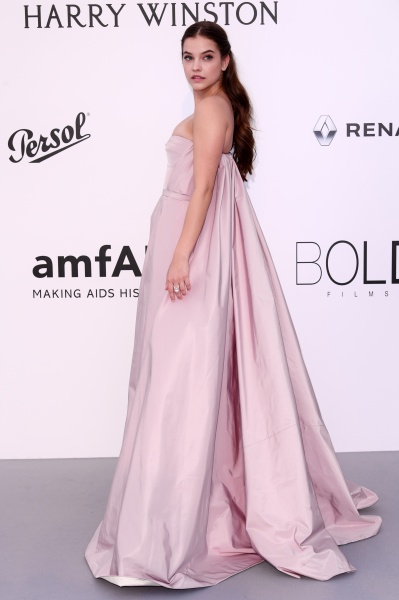 PicturePub_Barbara_Palvin_004.jpg