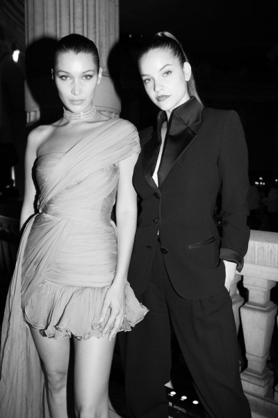bella_hadid_and_barbara_palvin_m78b7788_jpg_5219_north_660x_white.jpg
